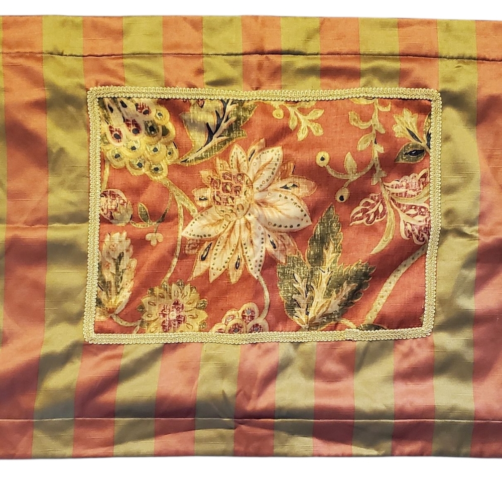 🦜 2/$10 Striped Floral King Size 2 Shams.